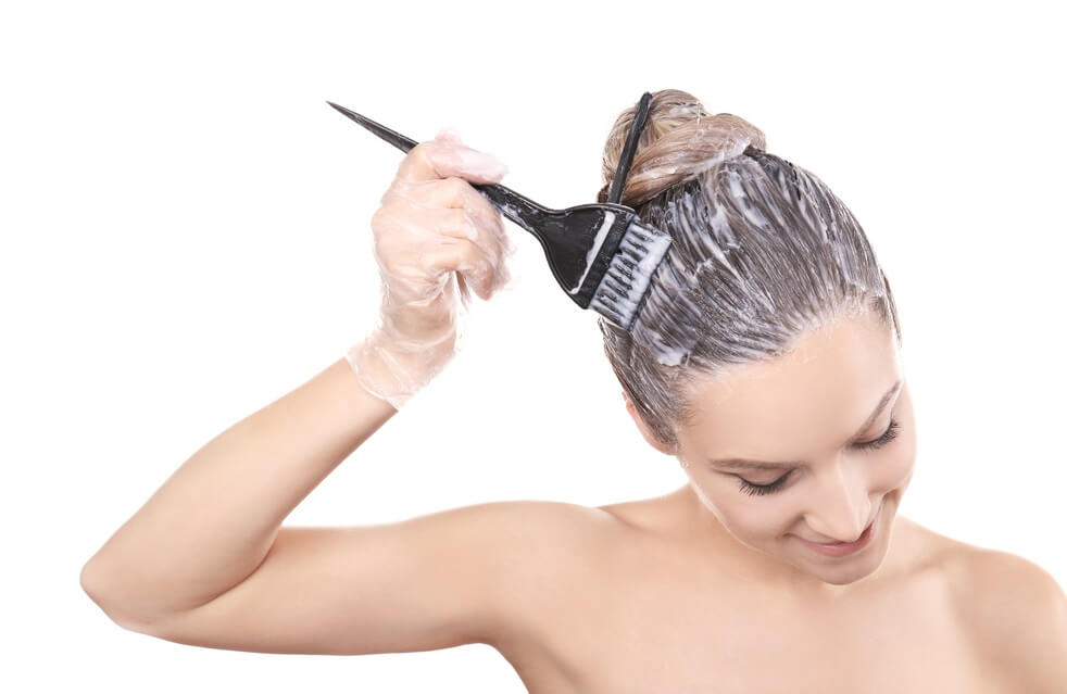 Nhuộm tóc thường xuyên khiến da đầu trở nên nhạy cảm
