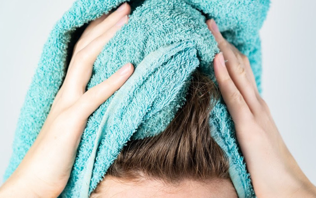 Hướng dẫn sấy tóc đúng cách và 5 sai lầm cần tránh
